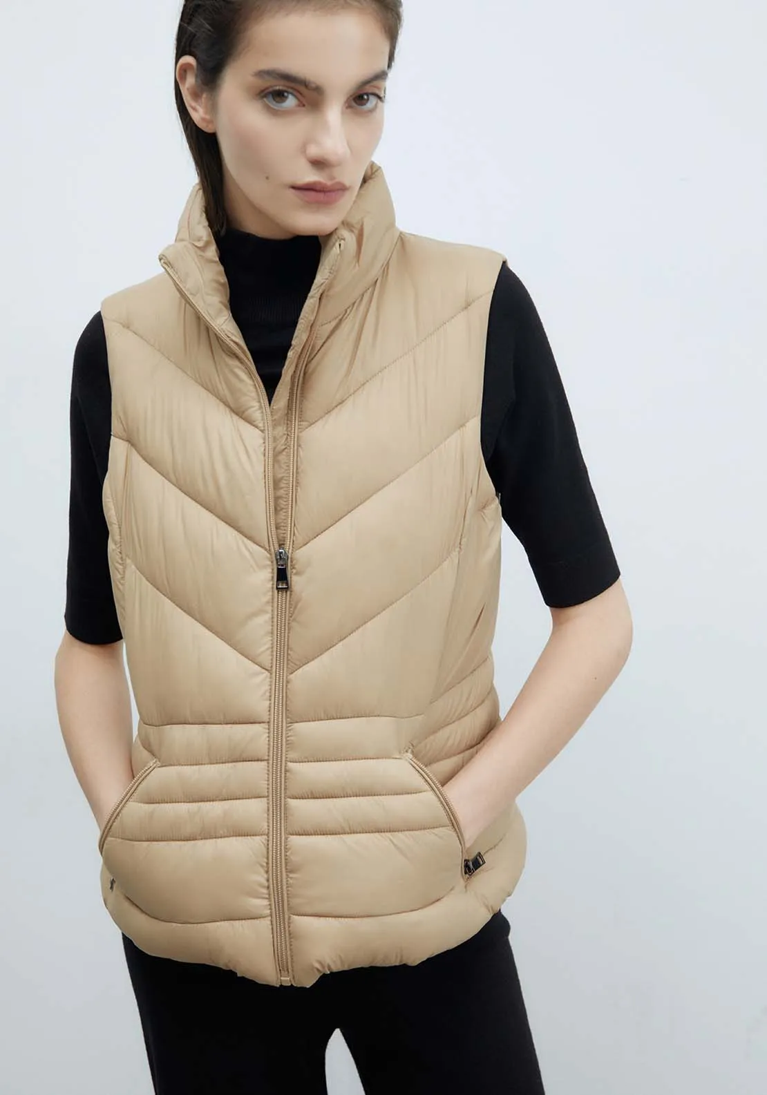 Plain Short Gilet - Camel