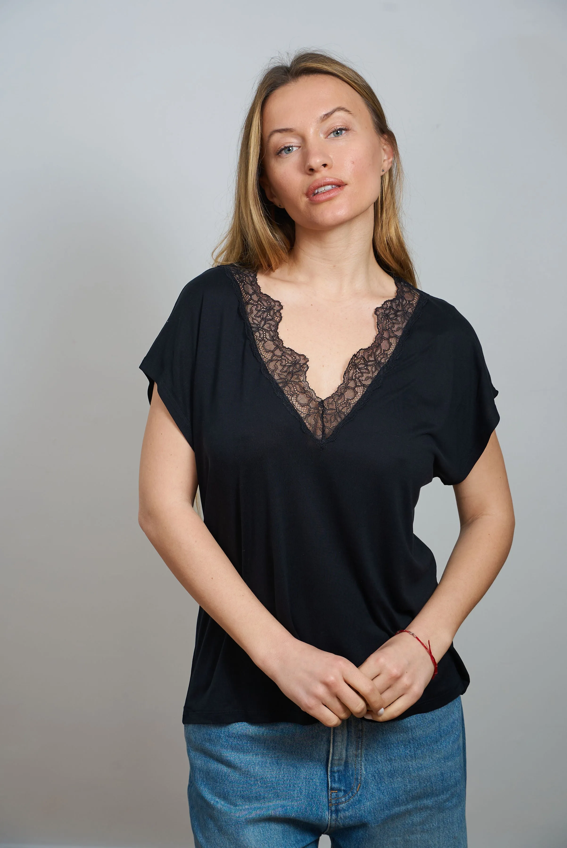 Silk Hand-Dyed Lace Trim V-Neck in Noir